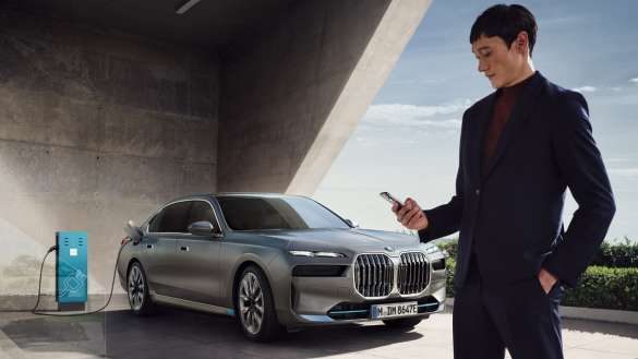 BMW i7 M70 xDrive Limousine G70 BMW Connected Charging Services